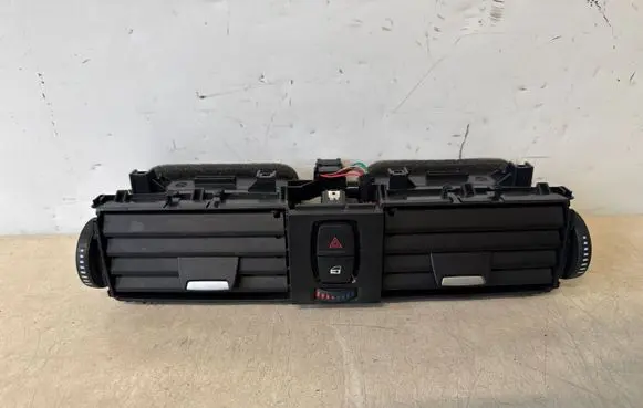 BMW 4 F32 F33 Dash center air vent grill 9218552