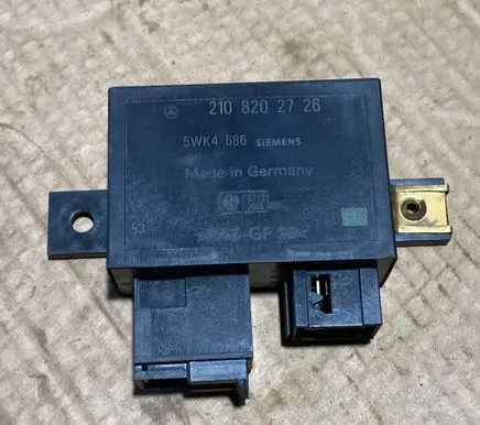 Mercedes-Benz C AMG W202 Other control units/modules 2108202726 5WK4686