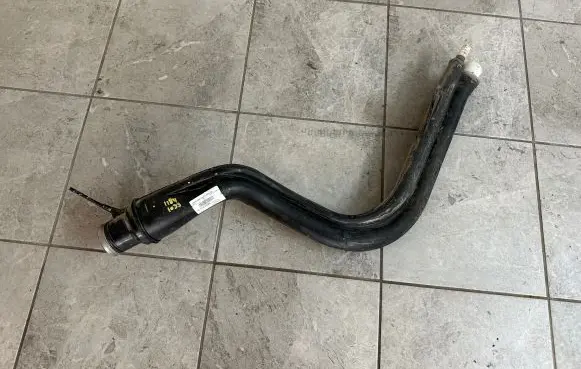 Fuel tank filler neck pipe