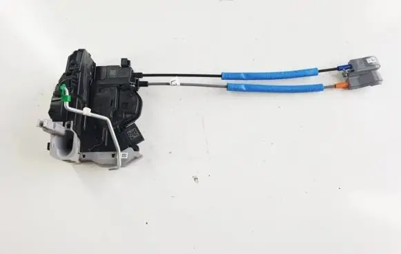 Hyundai Kona I Front door lock