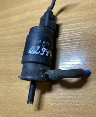 Mercedes-Benz C W203 Windscreen/windshield washer pump 3090179 C2944