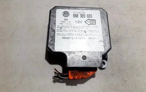 Volkswagen Golf III Airbag control unit/module 6n0909603 5wk4137