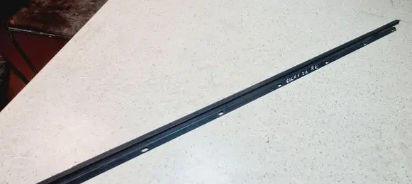Volkswagen Golf V Front door glass trim molding 1K3837461A