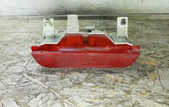 Toyota Yaris Third/center stoplight 52030