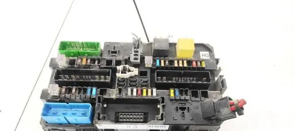 Opel Zafira B Fuse box set 13206759 5DK00866952