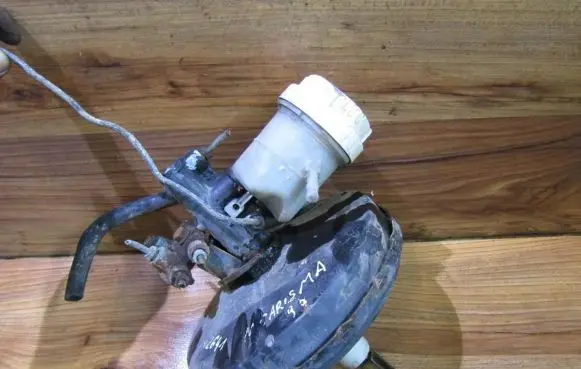 Mitsubishi Carisma Brake booster nw100132