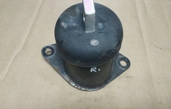 Honda Accord Engine mount bracket