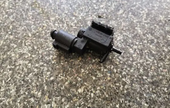 Audi A6 S6 C6 4F Turbo solenoid valve 037906283C 72288000