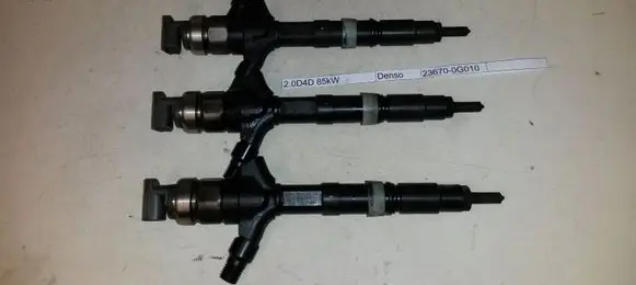 Toyota Avensis T250 Fuel injectors set 236700G010 1CDFTV