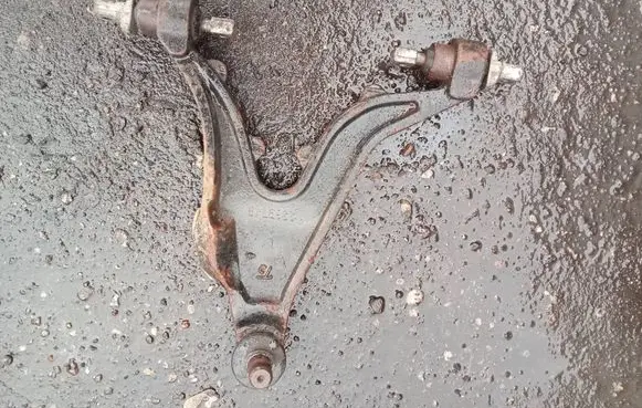 Volvo S70 V70 V70 XC Front lower control arm/wishbone 2289779
