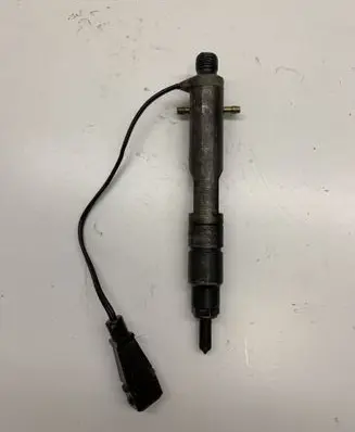 Volkswagen PASSAT B5 Fuel injector 028130201J
