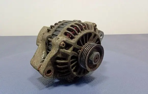 Suzuki Swift I Generator/alternator 3140084E01