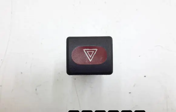 Land Rover Discovery Hazard light switch yug102372
