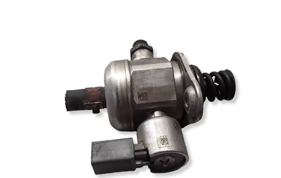 Volkswagen PASSAT CC Mechanical fuel pump 06H127025M