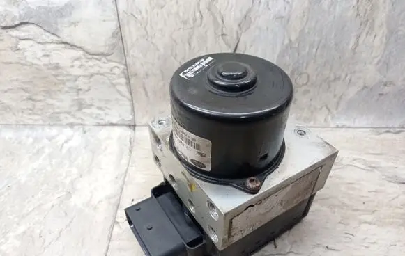 Ford Focus ABS Pump 98AG2M110CA 5WK8458