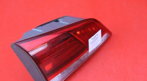 Hyundai i40 Rear/tail lights 92403-3Z600