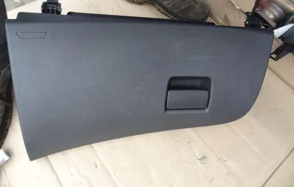 Opel Insignia B Glove box 39097522
