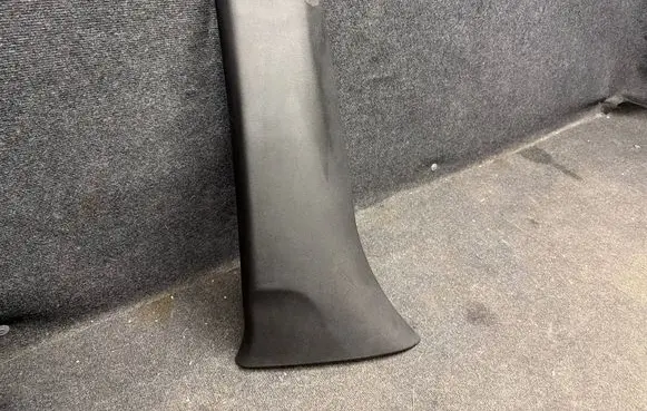Jeep Grand Cherokee WL (B) pillar trim (bottom) 6QH13TRMAA MT2616 66592