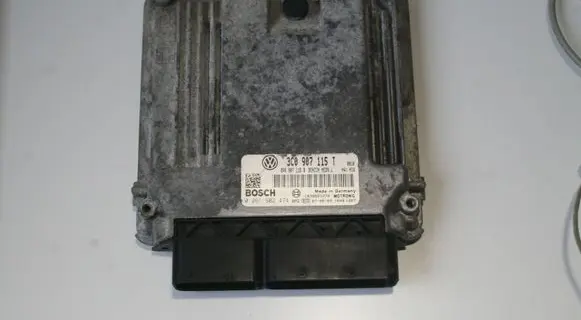 Volkswagen PASSAT B6 Engine control unit/module 3C0907115T 0261S02474
