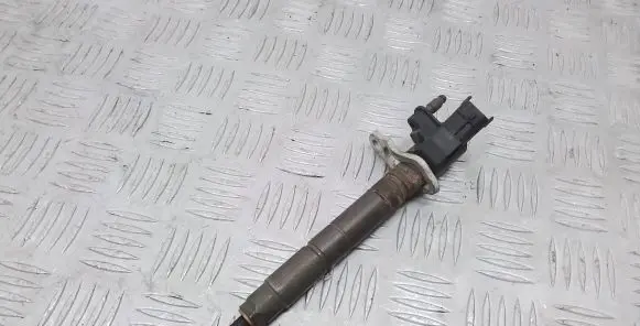 Volvo XC60 Fuel injector 31272690