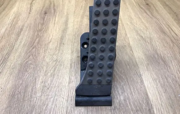 Mercedes-Benz S W222 Accelerator throttle pedal A2043000200