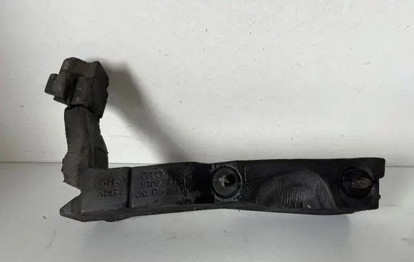 Audi A5 8T 8F Fender foam support/seal 8T0823721