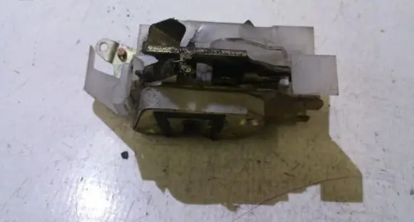 Mazda 323 Front door lock