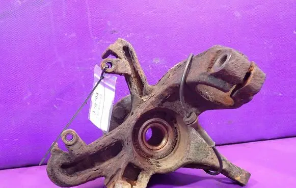 Ford Focus C-MAX Front wheel hub spindle knuckle