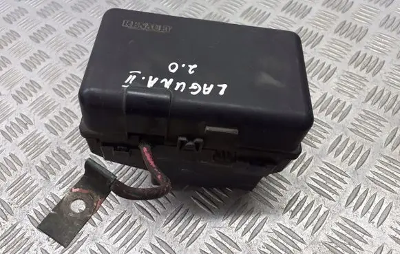 Renault Laguna II Fuse box cover 8200674030-2