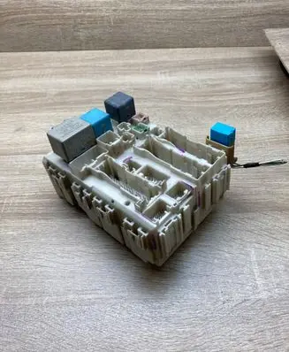 Toyota RAV 4 (XA30) Fuse module 5F061146 02075E09