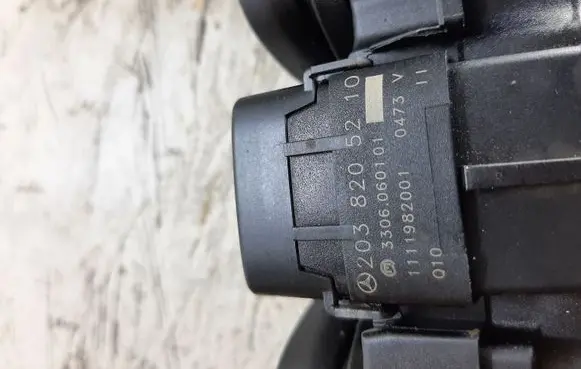 Mercedes-Benz C W203 Hazard light switch 2038205210