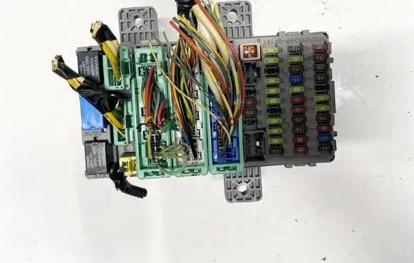 Honda Civic Fuse box set a000011 37832ln