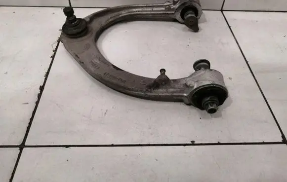 Land Rover Range Rover Sport L494 Front lower control arm/wishbone LR044844