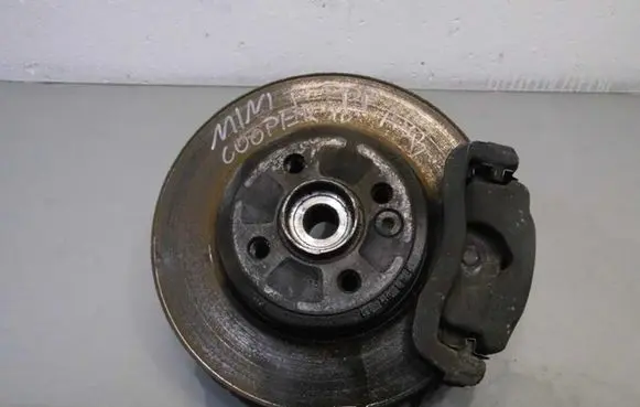 Mini One - Cooper Clubman R55 Front wheel hub spindle knuckle