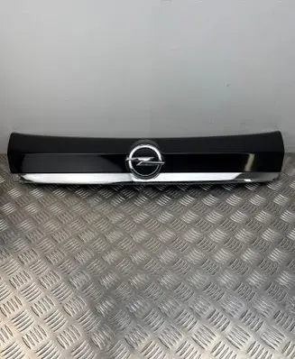 Opel Mokka Trunk door license plate light bar 95093299 95093281