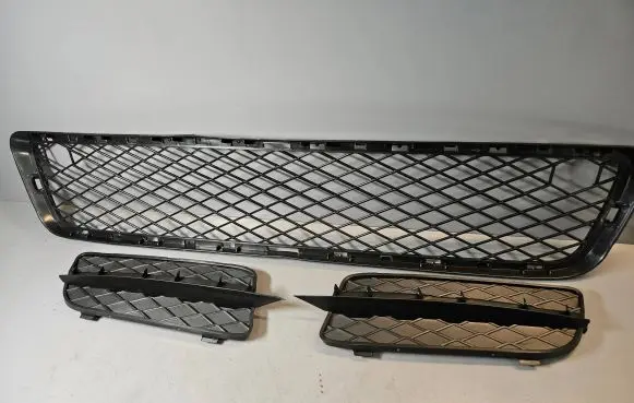 BMW X5 E70 Front bumper lower grill 7163956 51117163956 7159593