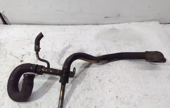 Nissan X-Trail T30 Engine coolant pipe/hose
