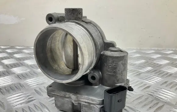 Audi A5 8T 8F Throttle valve 4E0145950F