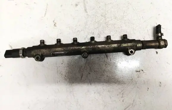 Volvo S60 Fuel main line pipe 8658252 0445215010