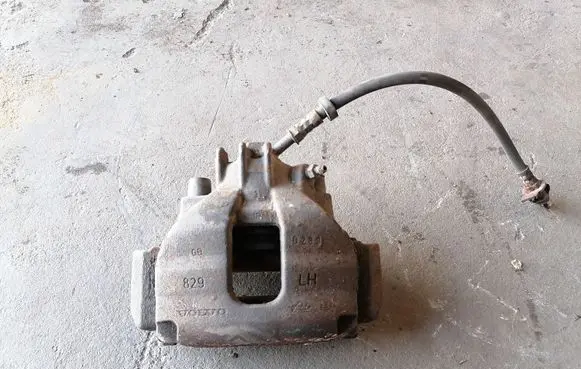 Volvo S60 Front brake caliper 829