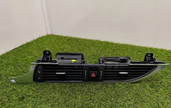 Audi A6 S6 C7 4G Dash center air vent grill 4G1820951