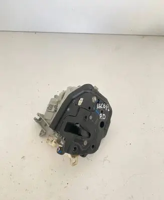 Audi A6 S6 C6 4F Front door lock 4F1837016E