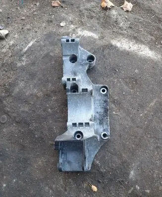 Volkswagen Transporter - Caravelle T5 Generator/alternator bracket R045903143C