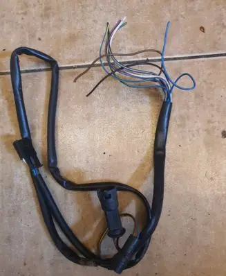 BMW 3 E30 Tailgate/trunk wiring harness 1373197 Bmw1373197 AMP926172
