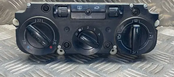 Volkswagen Touran I Climate control unit