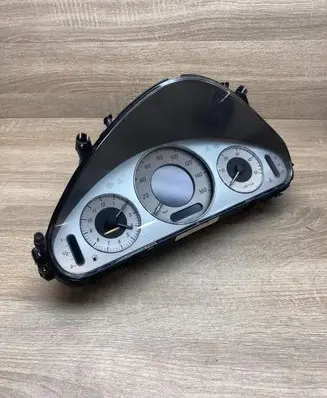 Mercedes-Benz E W211 Speedometer (instrument cluster) A2115406047 110080292