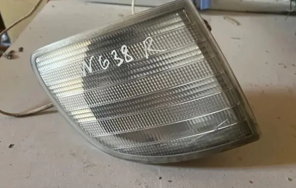 Mercedes-Benz Vito Viano W638 Front indicator light ZCCCA0AB