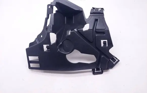Volvo XC60 Front bumper mounting bracket 32234931