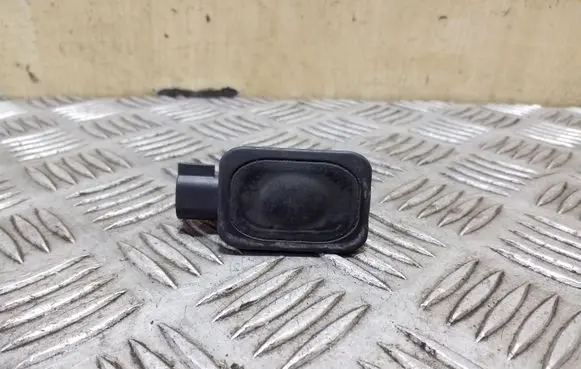 Tailgate opening switch