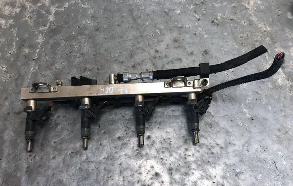 BMW 1 E81 E87 Fuel main line pipe 7506158